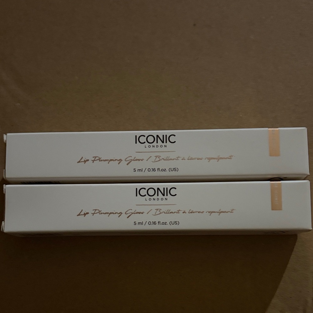 ICONIC London Lip plumping Gloss in PEEK-A-BOO